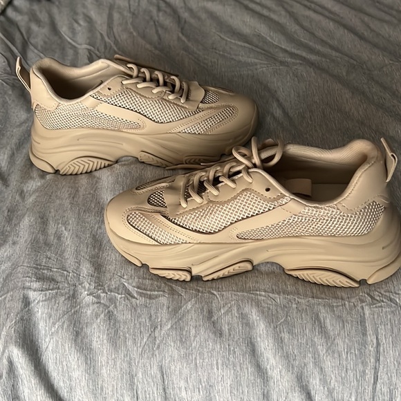 Brand new Steve Madden shoes - Picture 4 of 4